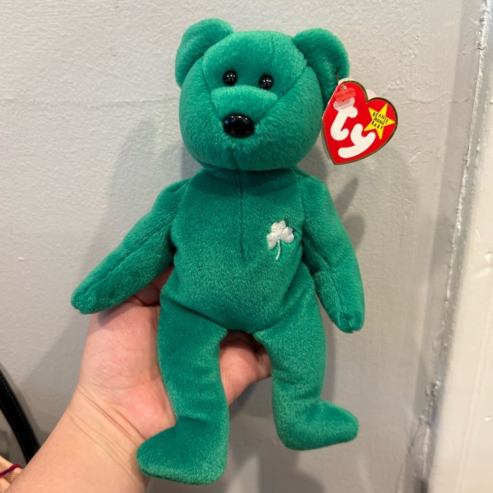 Green Shamrock ☘️ Beanie Baby ultra rare! 🤍